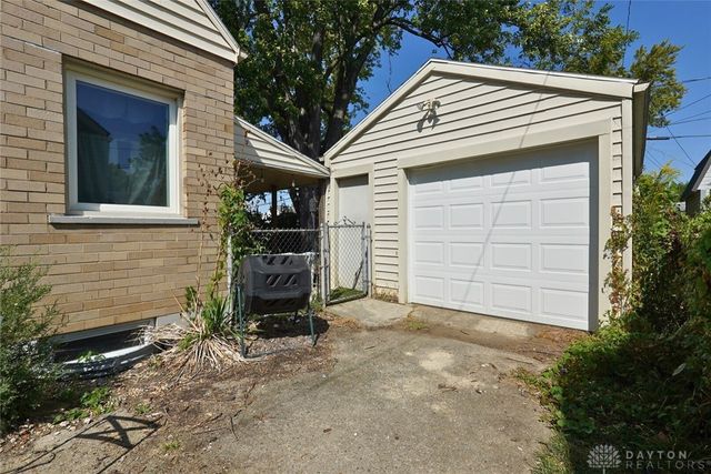 2434 Irwin Avenue, Springfield, OH 45505