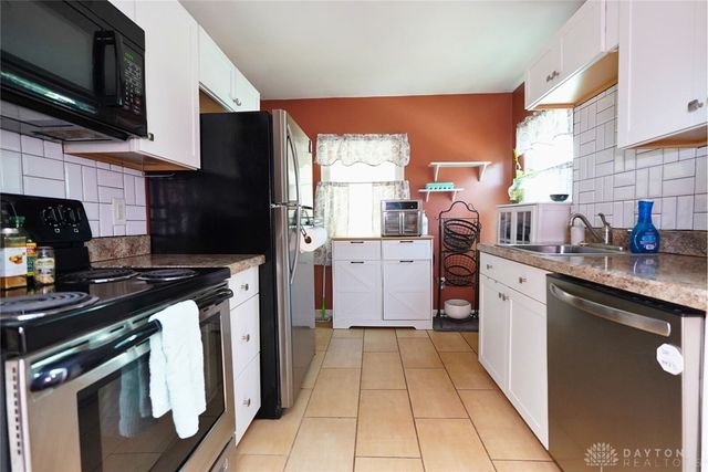 2434 Irwin Avenue, Springfield, OH 45505