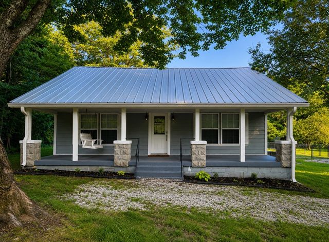 3328 Church St, Burns, TN 37029