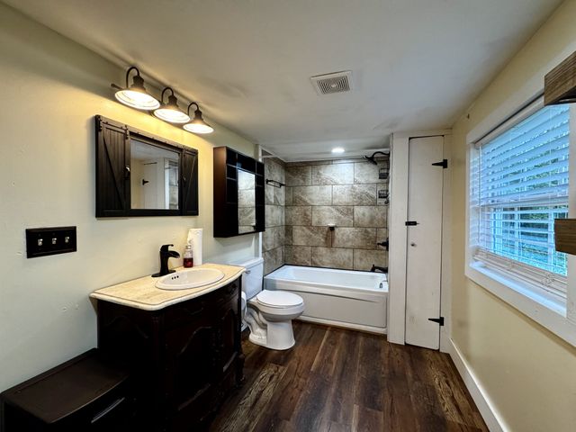 3328 Church St, Burns, TN 37029