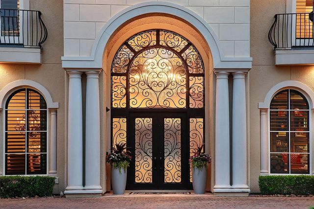 2 Lace Point, The Woodlands, TX 77382