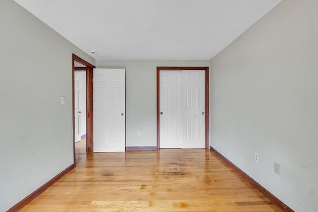 7 Hisgen Road, Holland, MA 01521