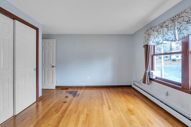 7 Hisgen Road, Holland, MA 01521