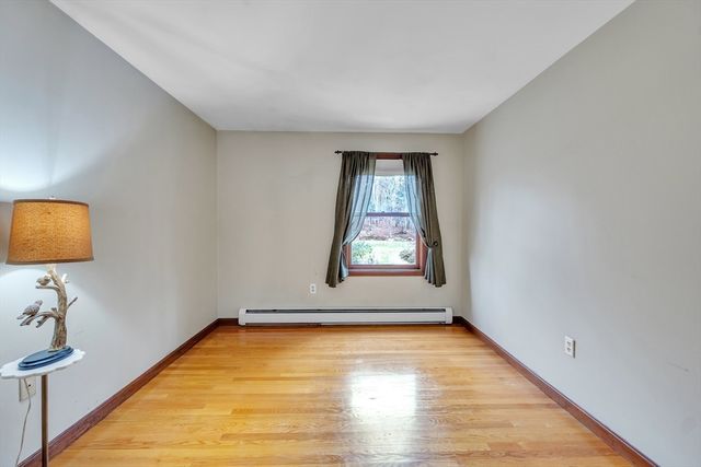 7 Hisgen Road, Holland, MA 01521