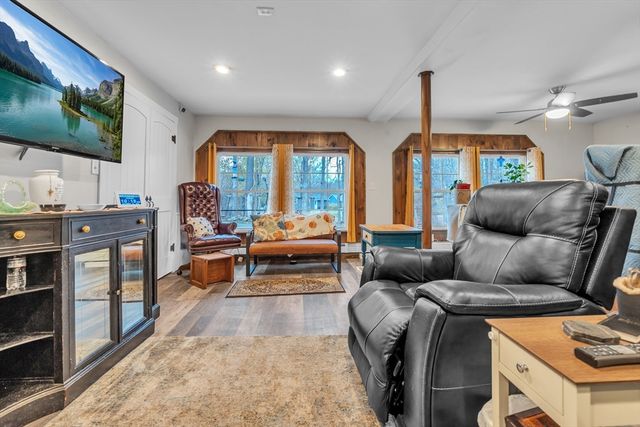 7 Hisgen Road, Holland, MA 01521