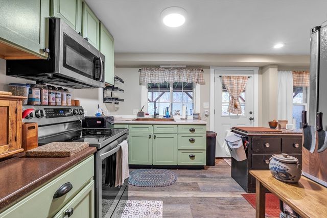 7 Hisgen Road, Holland, MA 01521