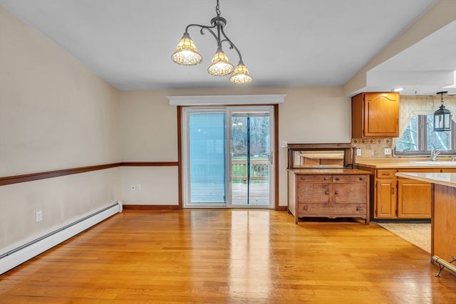 7 Hisgen Road, Holland, MA 01521