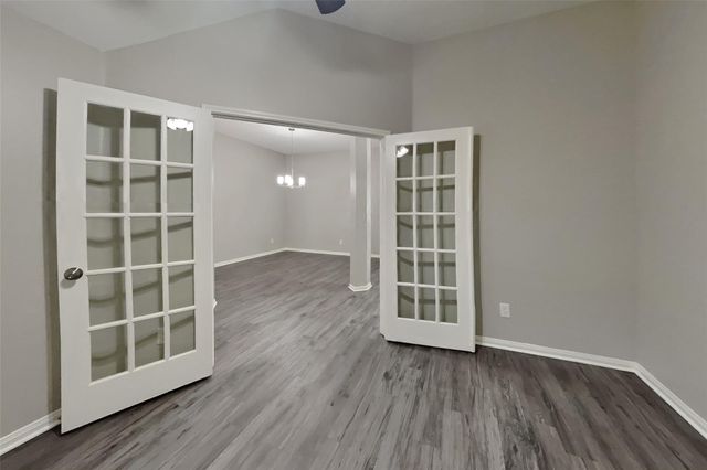 2606 Spring Chase Drive, Spring, TX 77386