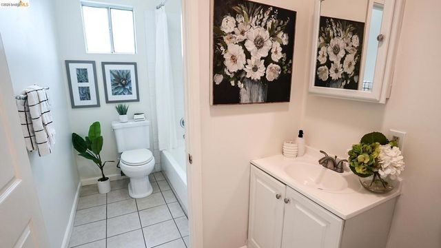 2027 Curtis, Oakland, CA 94607