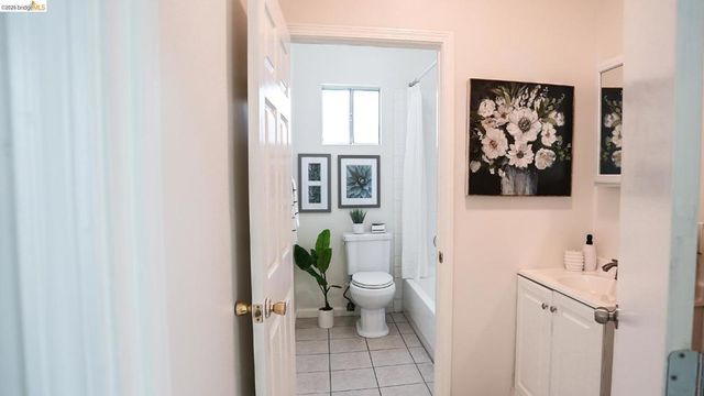 2027 Curtis, Oakland, CA 94607