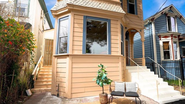 2027 Curtis, Oakland, CA 94607