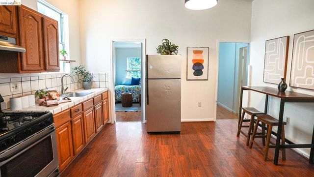 2027 Curtis, Oakland, CA 94607