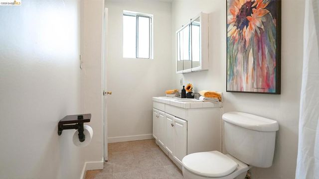 2027 Curtis, Oakland, CA 94607