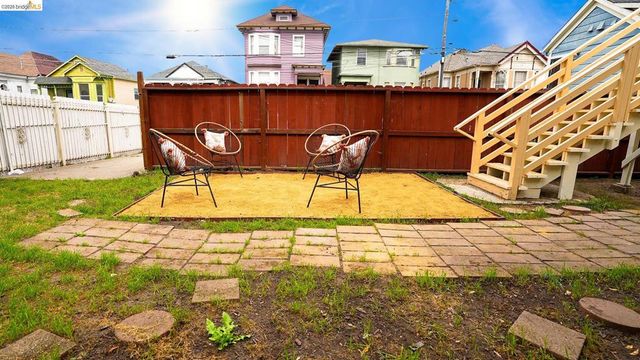 2027 Curtis, Oakland, CA 94607