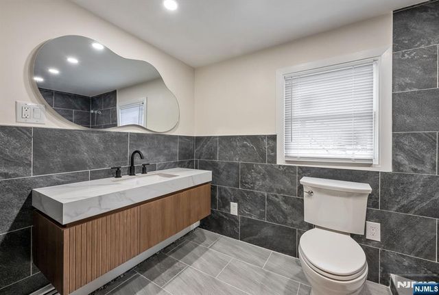 136 Palsa Avenue, Elmwood Park, NJ 07407