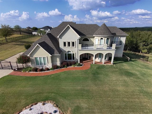 3072 Rosebud Court, Grand Prairie, TX 75104