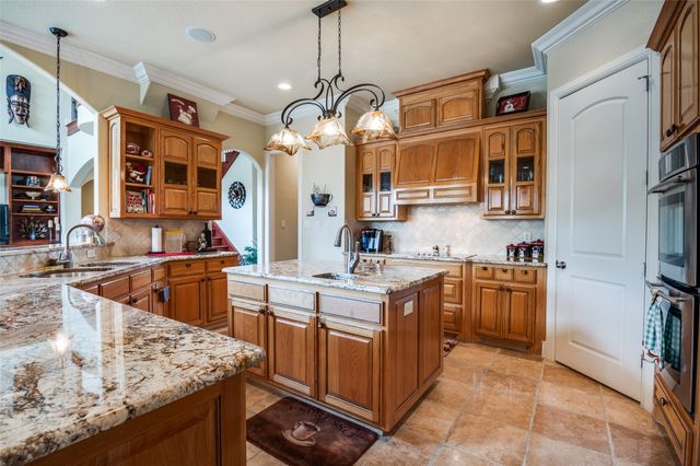 3072 Rosebud Court, Grand Prairie, TX 75104