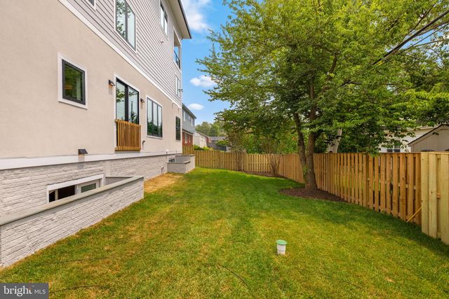 6424 29TH ST N, Arlington, VA 22207