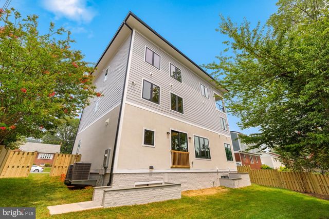 6424 29TH ST N, Arlington, VA 22207