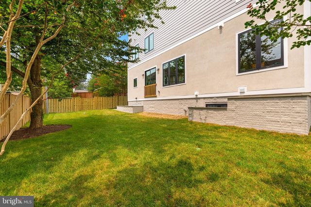 6424 29TH ST N, Arlington, VA 22207