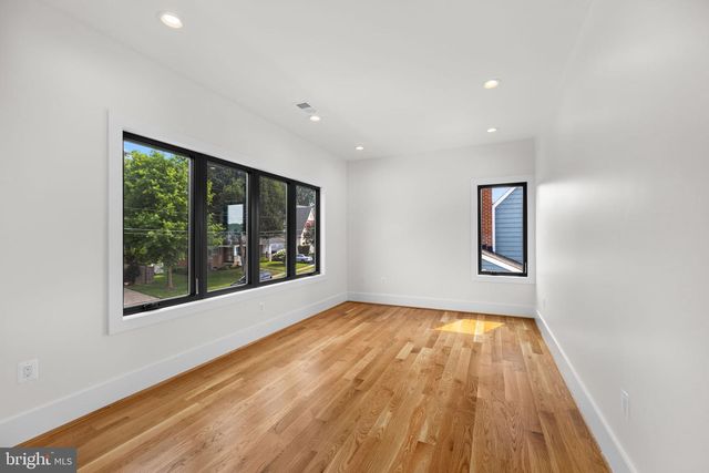 6424 29TH ST N, Arlington, VA 22207
