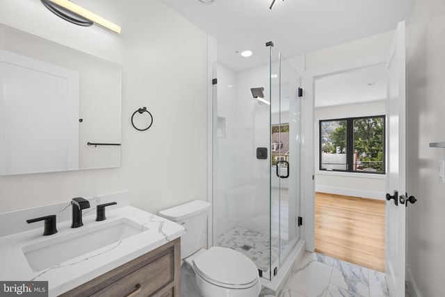 6424 29TH ST N, Arlington, VA 22207