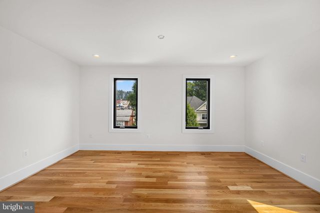 6424 29TH ST N, Arlington, VA 22207