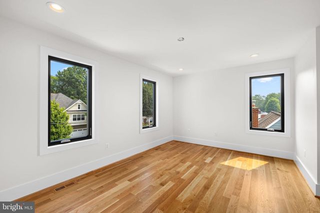6424 29TH ST N, Arlington, VA 22207