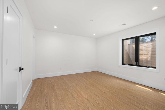 6424 29TH ST N, Arlington, VA 22207