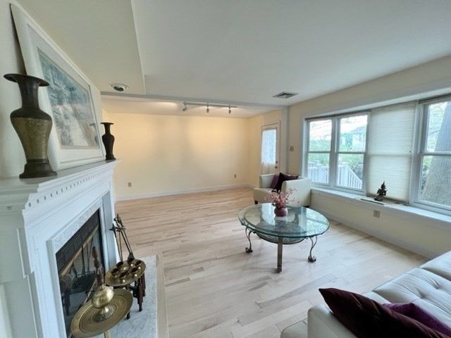 14 Angela Ln K-1, Watertown, MA 02472