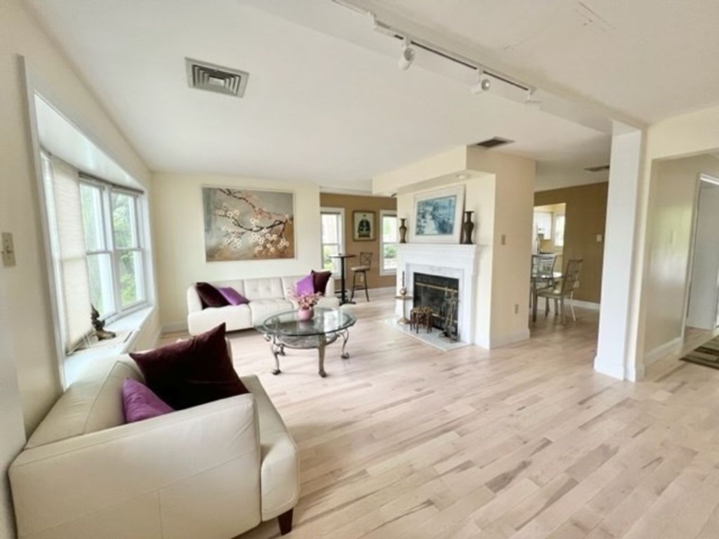 14 Angela Ln K-1, Watertown, MA 02472