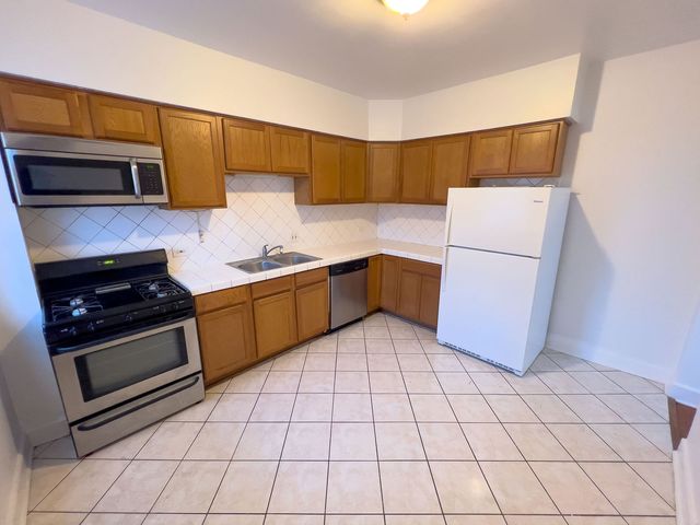 115 E 60th Street 2, Chicago, IL 60637