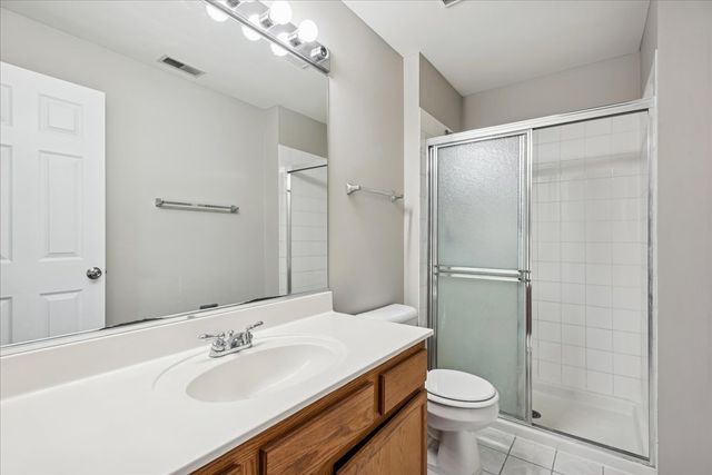 67 Beechmont Court W2, Schaumburg, IL 60193