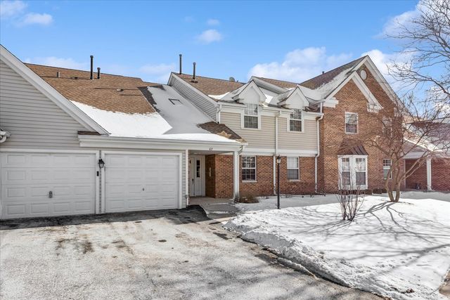 67 Beechmont Court W2, Schaumburg, IL 60193
