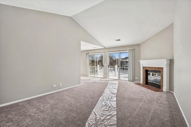 67 Beechmont Court W2, Schaumburg, IL 60193