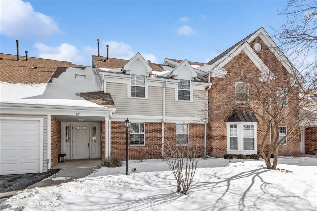 67 Beechmont Court W2, Schaumburg, IL 60193