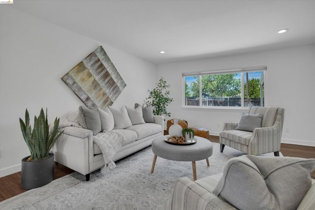 1789 Woodland Ct, Concord, CA 94521