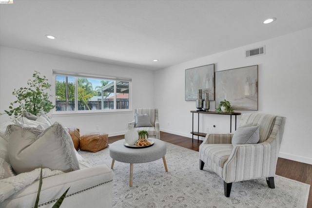 1789 Woodland Ct, Concord, CA 94521