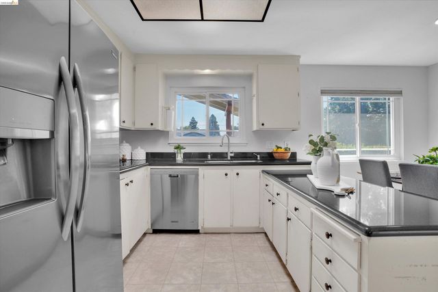 1789 Woodland Ct, Concord, CA 94521