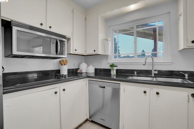 1789 Woodland Ct, Concord, CA 94521