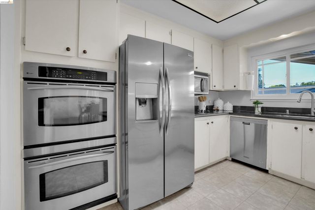 1789 Woodland Ct, Concord, CA 94521