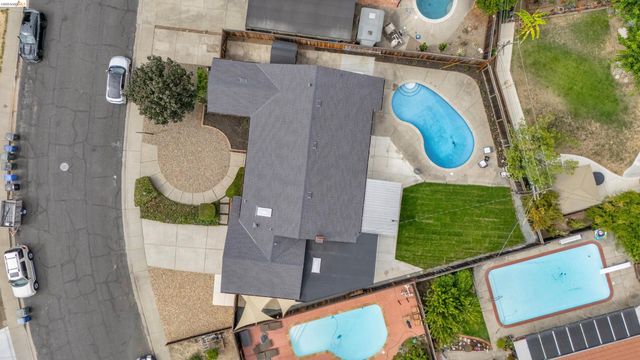 1789 Woodland Ct, Concord, CA 94521
