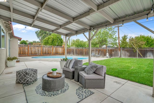1789 Woodland Ct, Concord, CA 94521