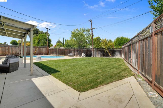 1789 Woodland Ct, Concord, CA 94521