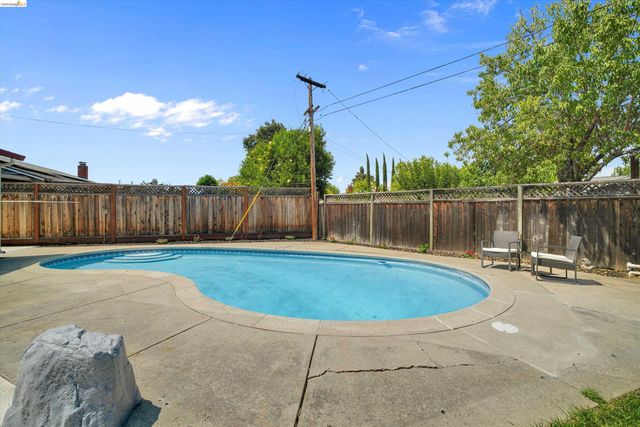 1789 Woodland Ct, Concord, CA 94521