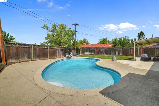 1789 Woodland Ct, Concord, CA 94521