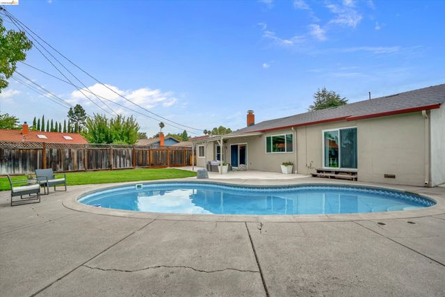 1789 Woodland Ct, Concord, CA 94521