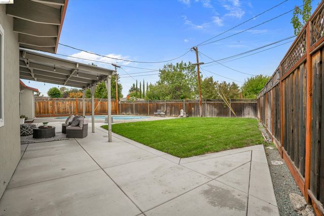 1789 Woodland Ct, Concord, CA 94521