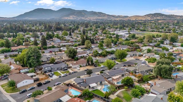 1789 Woodland Ct, Concord, CA 94521