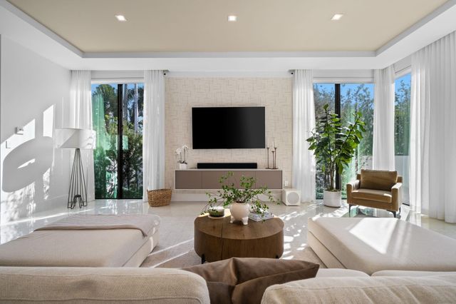 1111 SE 9th Avenue, Fort Lauderdale, FL 33316